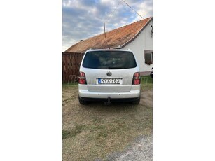 VOLKSWAGEN TOURAN 2.0 PD TDI Highline