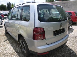 VOLKSWAGEN TOURAN Cross1.4 TSi