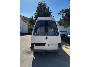 VOLKSWAGEN TRANSPORTER T4 2.4 (9 személyes ) 70B 1F5 9