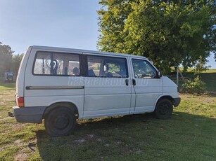 VOLKSWAGEN TRANSPORTER T4 Caravelle 2.4 GL (8 személyes ) 70K 3F2 8