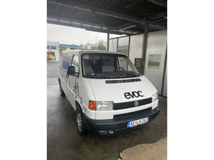 VOLKSWAGEN TRANSPORTER T4 Caravelle 2.5 Comfortline (Automata)