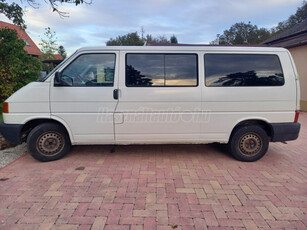 VOLKSWAGEN TRANSPORTER T4 Caravelle 2.5 TDI