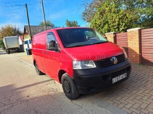 VOLKSWAGEN TRANSPORTER T5 2.5 TDI Caravelle Comfortline