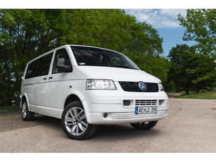 VOLKSWAGEN TRANSPORTER T5 2.5 TDI Caravelle Comfortline