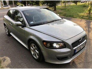 VOLVO C30 1.6 D Summum R-Design