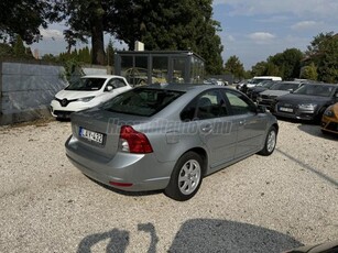 VOLVO S40 1.6 Momentum MAGYARORSZÁGI. VÉGIG SZERVÍZELT. NAGYON SZÉP ÁLLAPOT. 15 ÉVE EGY TULAJ