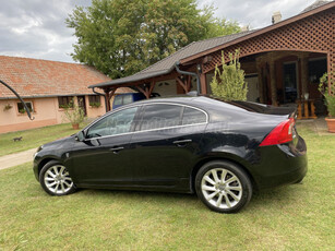 VOLVO S60 1.6 D [D2] Momentum Powershift