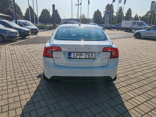 VOLVO S60 2.0 D [D3] Kinetic Geartronic