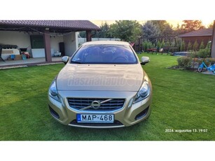 VOLVO S60 2.0 D [D3] Momentum