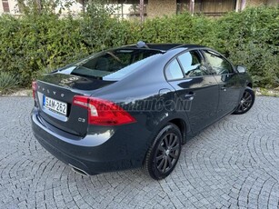 VOLVO S60 2.0 D [D3] Momentum