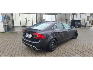 VOLVO S60 2.0 D [D3] R-Design Geartronic