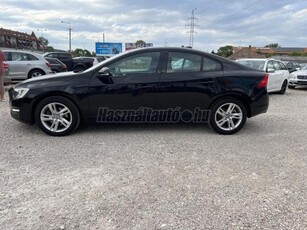 VOLVO S60 2.0 D [D4] Momentum Geartronic