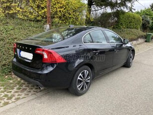 VOLVO S60 2.4 D [D5]