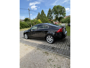 VOLVO S60 2.4 D [D5] Summum Geartronic