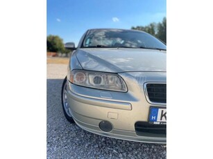 VOLVO S60 2.4 D5 Momentum Geartronic