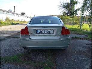 VOLVO S60 2.5 T Momentum