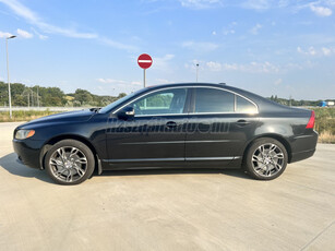 VOLVO S80 2.4 D [D5] Momentum