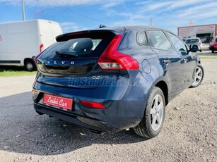 VOLVO V40 1.6 D [D2] Kinetic R-Design