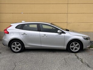 VOLVO V40 1.6 D [D2] Momentum Friss műszakival!!!