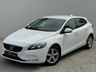 VOLVO V40 1.6 D [D2] Momentum NAVI.KAMERA.PDC.LED.V.HOROG..VIRTUAL.CITY SAFETY.!!MEGKÍMÉLT!!