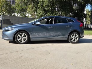 VOLVO V40 1.6 T2 Momentum 100ekm! Végig vezetett szervízkönyv!