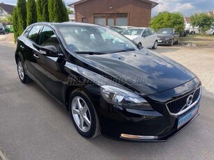 VOLVO V40 2.0 D [D2] Momentum V.SZ.KÖNYV NAVIGÁCIÓ 2X DIGIT KLÍMA ESP TEMPOMAT 101E KM