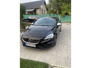 VOLVO V40 2.0 D [D2] R-Design Momentum