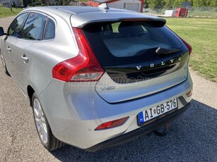 VOLVO V40 2.0 D [D2] Summum