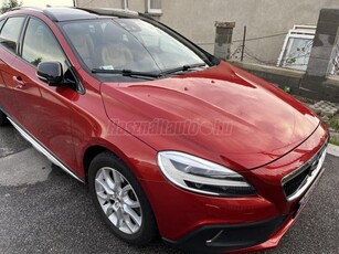 VOLVO V40 Cross Country 2.0 D [D3] Pro