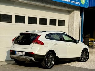 VOLVO V40 Cross Country 2.0 [T5] AWD Summum Geartronic 3 év Garancia - Vezetett szervkönyv - Magasan felszerelt