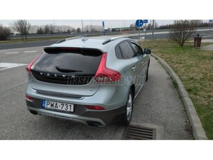 VOLVO V40 Cross Country 2.5 T5 AWD Summum Geartronic