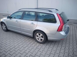 VOLVO V50 1.6 D Momentum