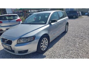 VOLVO V50 1.6 D Momentum kettőstömegű. kuplung. vezérlés frissen cserélve!nagyon jó műszaki állapot