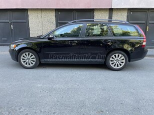 VOLVO V50 2.0 D Momentum