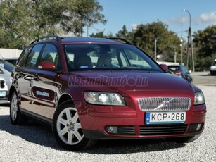 VOLVO V50 2.0 D Momentum Xenon+Világos bőr+Napfénytető+Ülésfűtés+Alufelni+TÉLI GARNITÚRA+++