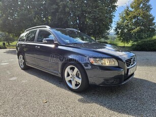 VOLVO V50 2.4 D [D5] (Automata)