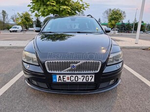 VOLVO V50 2.4 D [D5] Summum (Automata)