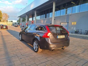 VOLVO V60 1.6 D [D2] Momentum