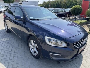 VOLVO V60 1.6 D [D2] Momentum Sz.Könyv-Navigáció