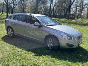 VOLVO V60 1.6 D DRIVe Momentum