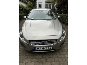 VOLVO V60 1.6 [T3] Momentum Powershift