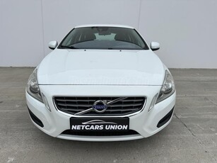 VOLVO V60 2.0 D [D3] Kinetic Geartronic KITŰNŐ ÁLLAPOT!