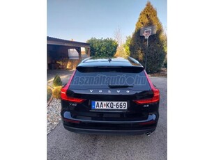 VOLVO V60 2.0 D [D3] Momentum