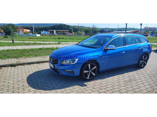 VOLVO V60 2.0 D [D4] R-Design Summum Geartronic