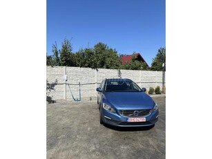 VOLVO V60 2.0 [T5] Momentum Geartronic