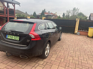 VOLVO V60 2.4 D [D6] PHEV AWD Summum Geartronic