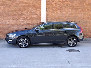 VOLVO V60 2.4 D [D6] PHEV AWD Summum Geartronic ÁLLÓFŰTÉS-KOCCANÁSGÁTLÓ-DIGIT MŰSZERFAL-XENON-ÜLÉSFŰTÉS-NAVI-BŐR-MEMÓRIA-RADAR