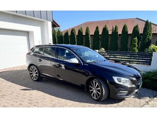 VOLVO V60 2.4 D [D6] PHEV AWD Summum Geartronic R-Design