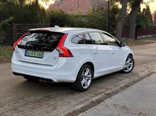 VOLVO V60 2.4 D [D6] PHEV AWD Summum Geartronic Sérülésmentes - vezetett szervizkönyv - Xenon - Ülésfűtés