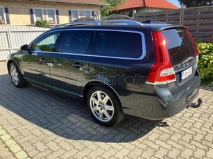 VOLVO V70 2.0 D [D3] Summum Geartronic Inscription